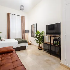 https://apt-central-studio.es-andalucia.com